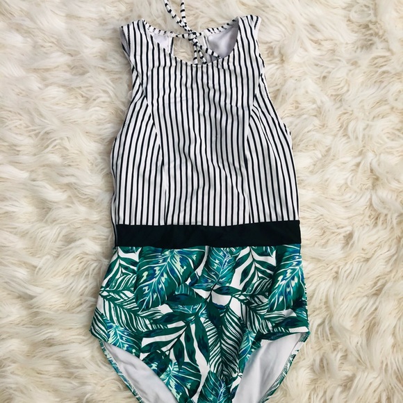 BOGO Cupshe Leafy One Piece EUC - Picture 5 of 8